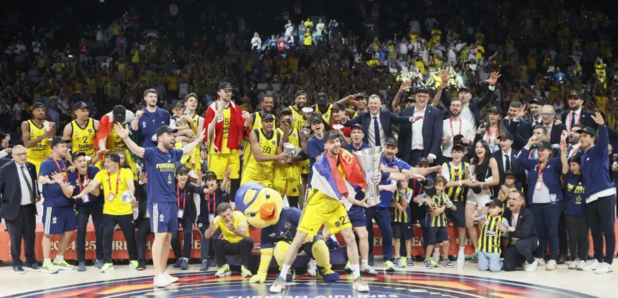 Fenerbahçe Avrupa Şampiyonu! Guduric Taraftarları Bağdat Caddesi'ne Davet Etti 2 Fenerbahçe Avrupa Şampiyonu! Guduric Taraftarları Bağdat Caddesi'ne Davet Etti 2
