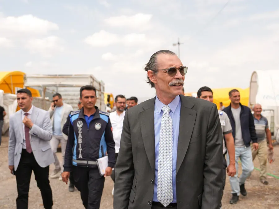 Etimesgut Bayrama Hazır! Başkan Beşikcioğlu’ndan Kurban Pazarına Ziyaret 2 Etimesgut Bayrama Hazır! Başkan Beşikcioğlu’ndan Kurban Pazarına Ziyaret 2