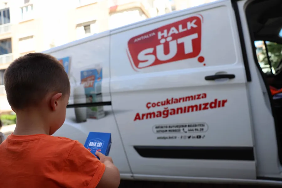 Antalya’dan Geleceğe Sağlıklı Yatırım: Halk Süt 30 Bin Çocuğa Ulaştı 1 Antalya’dan Geleceğe Sağlıklı Yatırım: Halk Süt 30 Bin Çocuğa Ulaştı 1