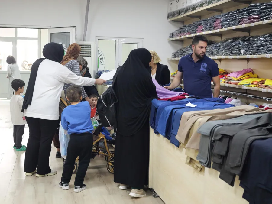 Etimesgut'ta Bayram Öncesi Yaklaşık 10 Bin Aileye Destek 1 Etimesgut'ta Bayram Öncesi Yaklaşık 10 Bin Aileye Destek 1