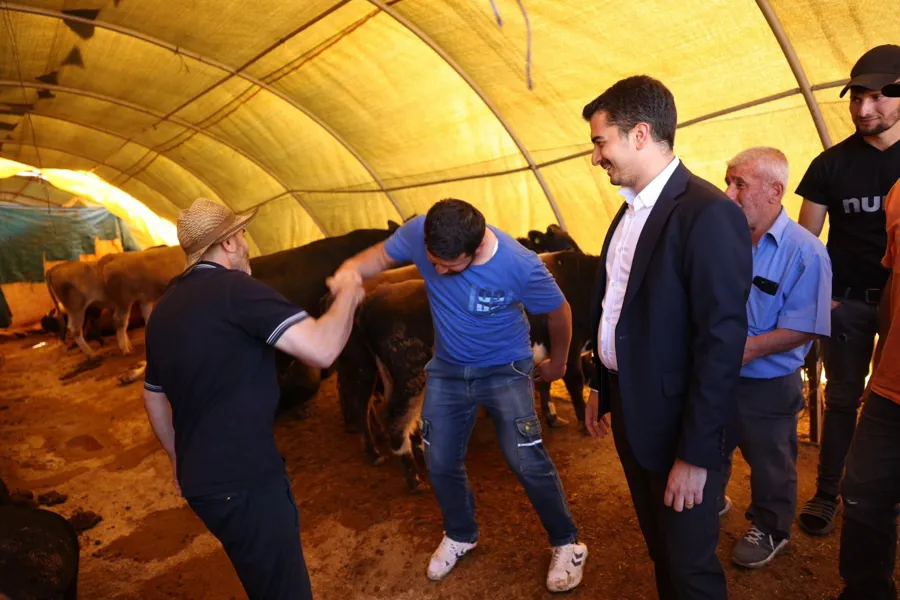 Başkan Güner, Kurban Satış ve Kesim Alanı’nı Ziyaret Etti 1