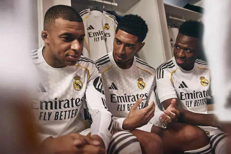 Real Madrid’in 2025-26 Sezonu İçin Yeni İç Saha Forması Tanıtıldı 1 Real Madrid’in 2025-26 Sezonu İçin Yeni İç Saha Forması Tanıtıldı 1