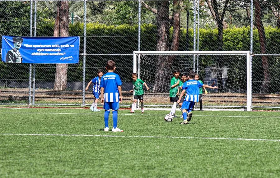 Antalya Büyükşehir Futbol Akademisi’nde kayıtlar başladı 1 Antalya Büyükşehir Futbol Akademisi’nde kayıtlar başladı 1