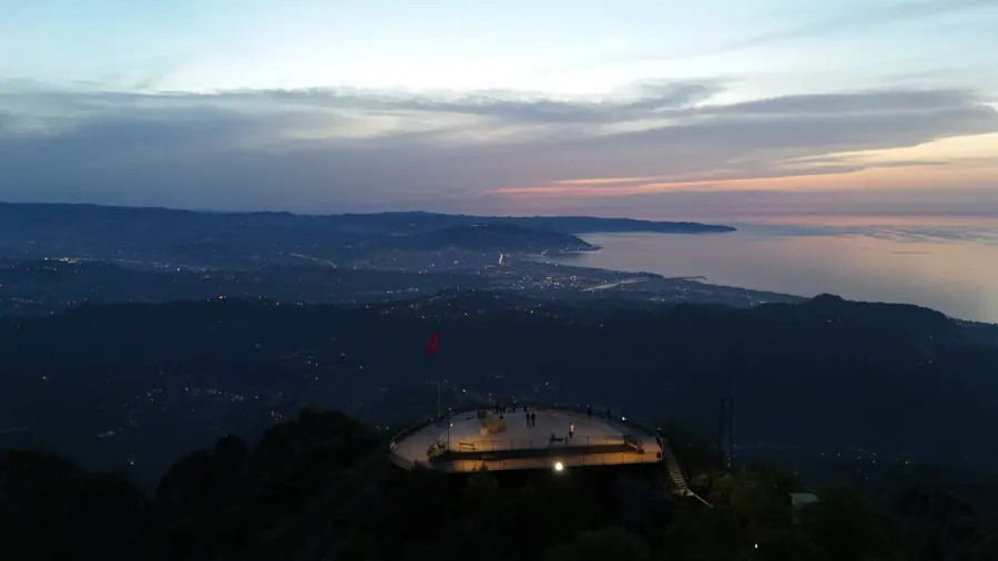 Yoroz'un Gece Manzarası Hayran Bıraktı 2 Yoroz'un Gece Manzarası Hayran Bıraktı 2