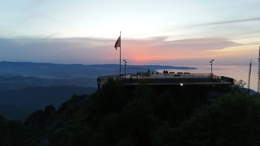 Yoroz'un Gece Manzarası Hayran Bıraktı 3 Yoroz'un Gece Manzarası Hayran Bıraktı 3