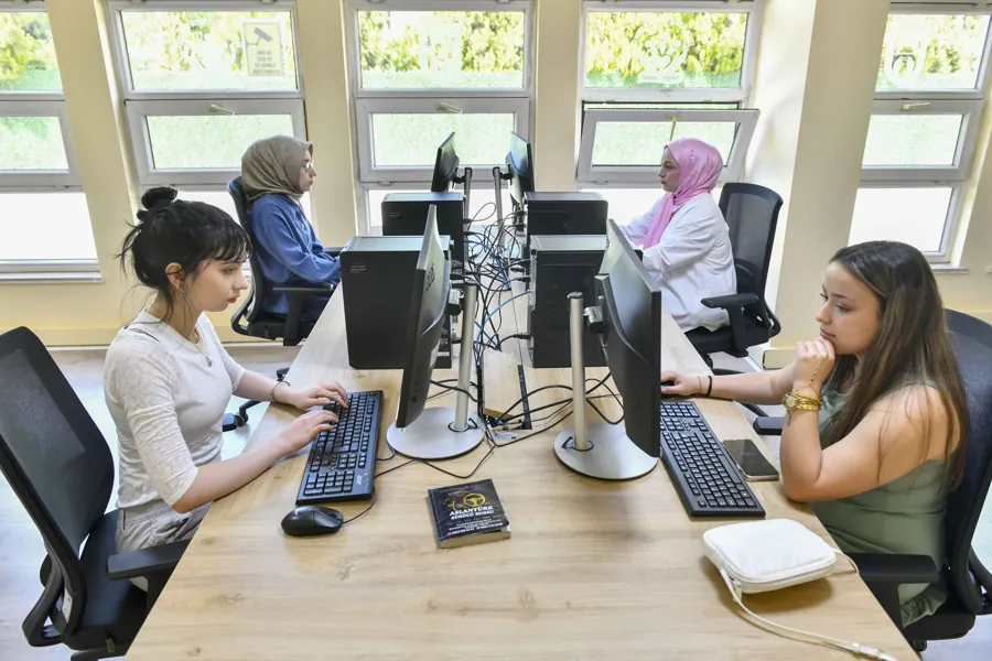 ABB'nin “Kişisel Gelişim Merkezi” Öğrencilerden Tam Not Aldı 1 ABB'nin “Kişisel Gelişim Merkezi” Öğrencilerden Tam Not Aldı 1