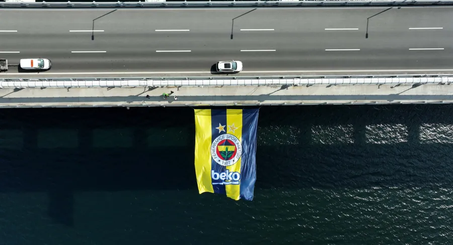 Avrupa Şampiyonu Fenerbahçe'nin Dev Bayralkarı Çanakkale ve Osmangazi Köprüsünde 2 Avrupa Şampiyonu Fenerbahçe'nin Dev Bayralkarı Çanakkale ve Osmangazi Köprüsünde 2