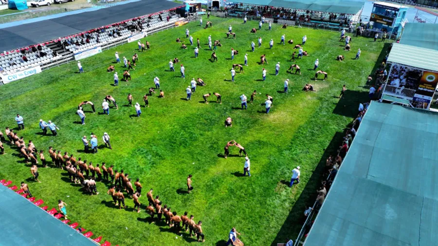 Sekapark’ta Yağlı Güreş Heyecanı Başladı 1 Sekapark’ta Yağlı Güreş Heyecanı Başladı 1