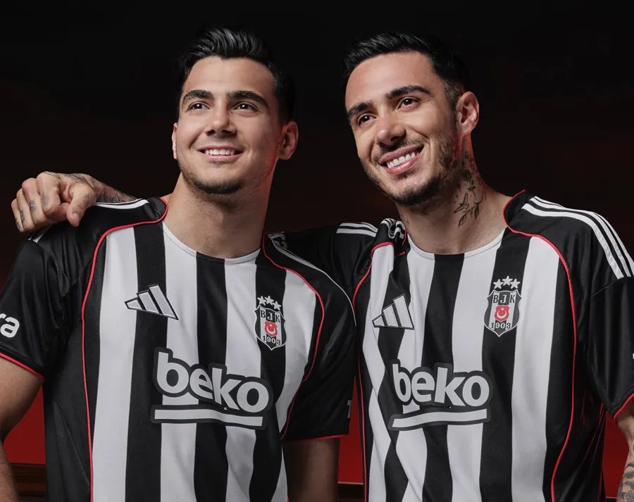 Beşiktaş’ın 2025-26 Sezonu Formaları Tanıtıldı 1 Beşiktaş’ın 2025-26 Sezonu Formaları Tanıtıldı 1