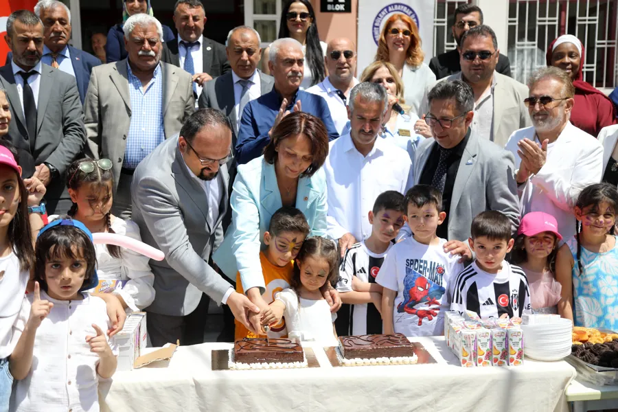 Çankaya Belediyesi’nden Öğrencilere Karne Günü Tatlı Sürpriz 1 Çankaya Belediyesi’nden Öğrencilere Karne Günü Tatlı Sürpriz 1