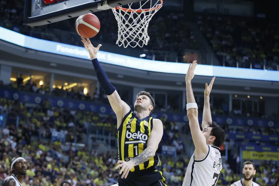 Fenerbahçe Seride Üstün: Beşiktaş’ı Bir Kez Daha Devirdi 3 Fenerbahçe Seride Üstün: Beşiktaş’ı Bir Kez Daha Devirdi 3