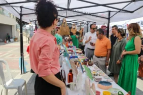 Etimesgut’ta Kadın Emeği Pazarı: 72 Yeni Üretici Atakent’te Vatandaşlarla Buluştu 2 etimesgut kadın emeği pazarı (1)