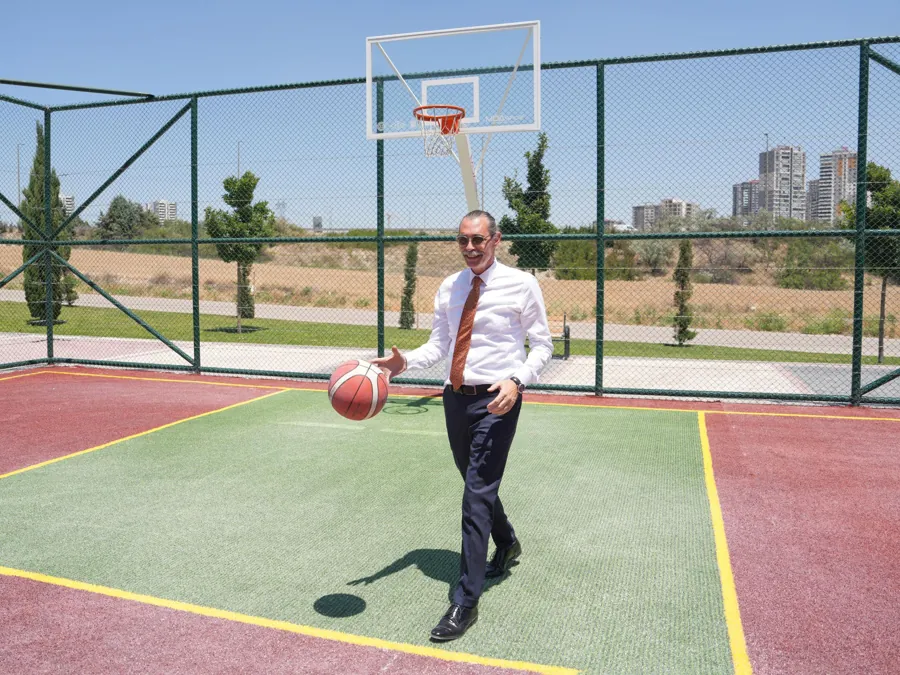 Başkan Beşikcioğlu, Parklardaki Çalışmaları Yerinde İnceledi 2 Başkan Beşikcioğlu, Parklardaki Çalışmaları Yerinde İnceledi 2