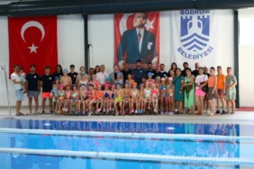 bodrum_belediyesi_belediyenin_ücretsiz_yüzme_kurslari_başladi (6)