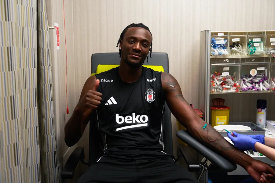 Beşiktaş’ın Yeni Golcüsü Abraham Sağlık Kontrolünden Geçti 1