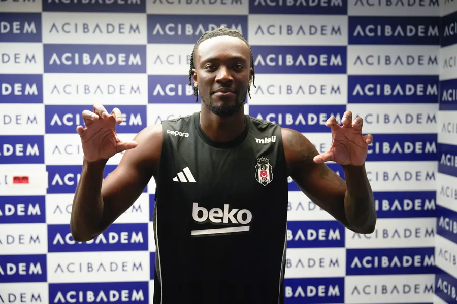 Beşiktaş’ın Yeni Golcüsü Abraham Sağlık Kontrolünden Geçti 2