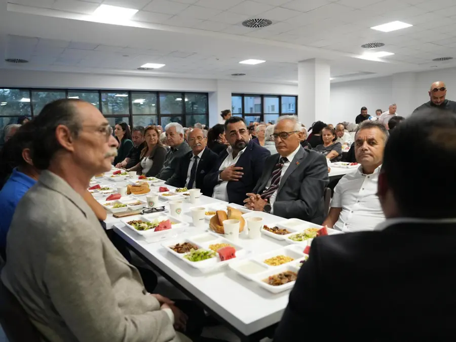 Başkan Beşikcioğlu, Cemevi’nde Vatandaşlarla Oruç Açtı: “Lokma, Hak Rızası İçin Paylaşılır” 1 Başkan Beşikcioğlu, Cemevi’nde Vatandaşlarla Oruç Açtı: “Lokma, Hak Rızası İçin Paylaşılır” 1