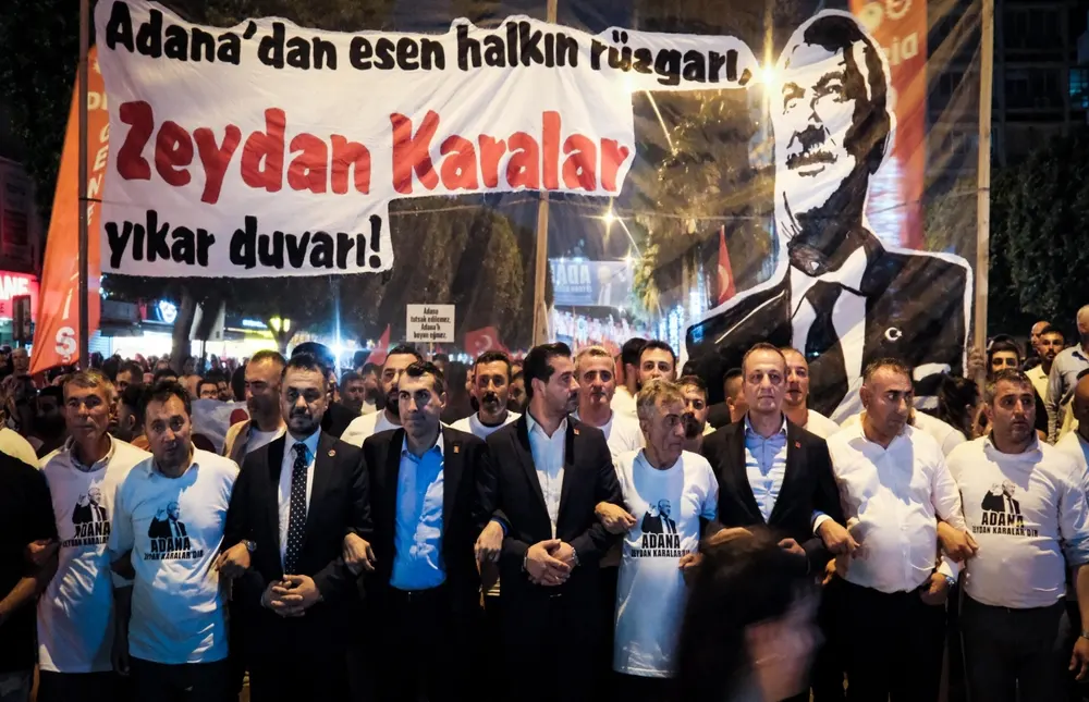 Adana Zeydan Karalar İçin Ayakta: “Başkanımızı Serbest Bırakın” 1 Adana Zeydan Karalar İçin Ayakta: “Başkanımızı Serbest Bırakın” 1