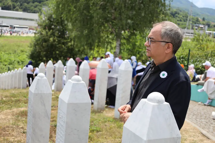 Kocaeli Büyükşehir Srebrenitsa’nın 30. Yılında Bosna Hersek’teki Anma Törenlerinde Yer Aldı 1 Kocaeli Büyükşehir Srebrenitsa’nın 30. Yılında Bosna Hersek’teki Anma Törenlerinde Yer Aldı 1