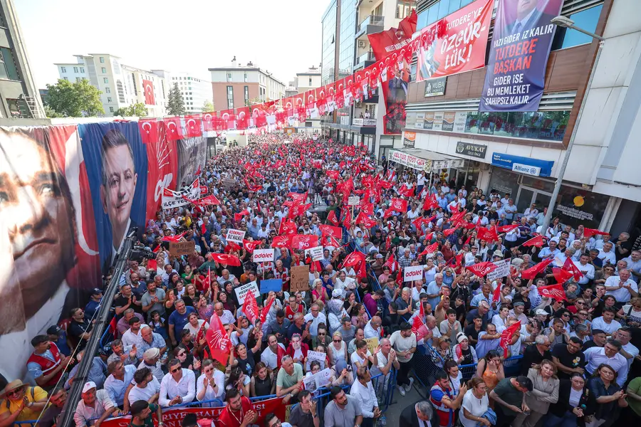 Özgür Özel: "DEM’e Selam Verenler Teröristti. Şimdi Birlikte Yol Yürüyeceğiz’ Diyor" 1 Özgür Özel: "DEM’e Selam Verenler Teröristti. Şimdi Birlikte Yol Yürüyeceğiz’ Diyor" 1