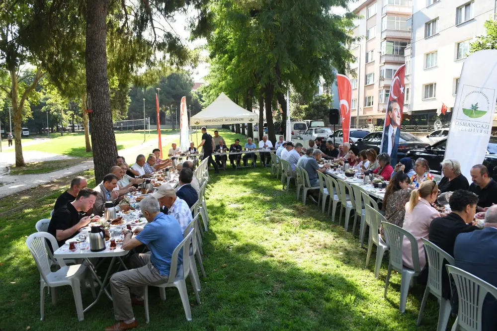 Osmangazi’de Mahalle Buluşmaları: Başkan Aydın, Çırpan ve Hocahasan’da 1 Osmangazi’de Mahalle Buluşmaları: Başkan Aydın, Çırpan ve Hocahasan’da 1