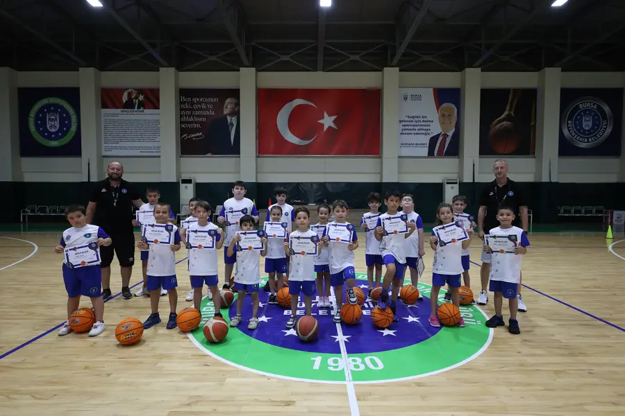 Bursa’da Yaz Spor Okulları’nda İlk Dönem Tamamlandı 1 Bursa’da Yaz Spor Okulları’nda İlk Dönem Tamamlandı 1