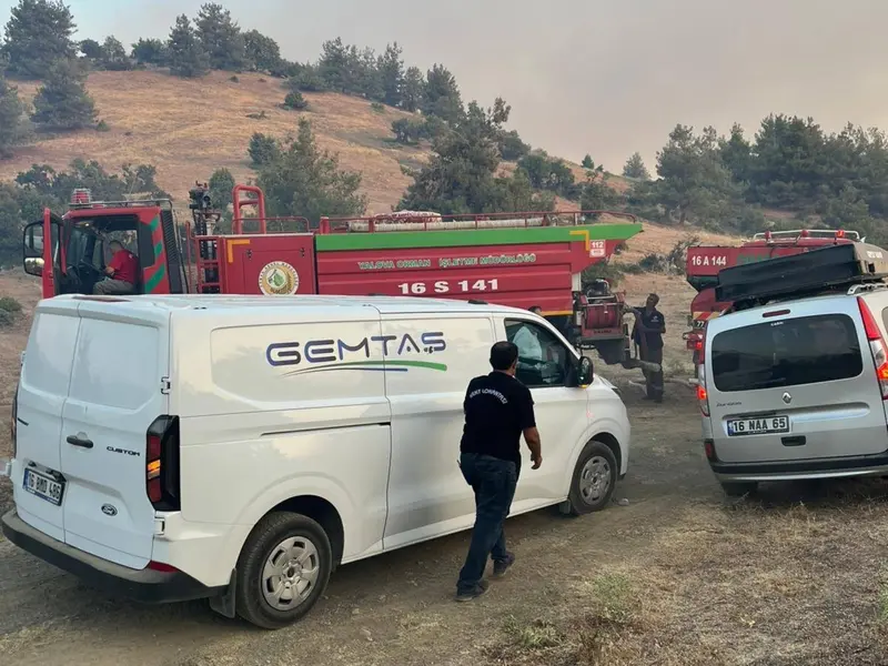 Gemlik Belediyesi, Bursa'daki Orman Yangınına Karşı Seferber Oldu 1 Gemlik Belediyesi, Bursa'daki Orman Yangınına Karşı Seferber Oldu 1