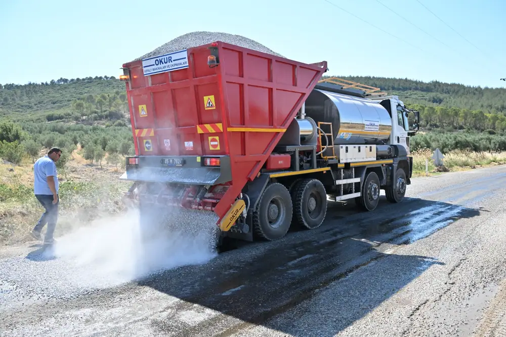 Manisa Büyükşehir Belediyesi'nden Yeni Nesil Emülsiyonlu Asfalt Uygulaması 1 Manisa Büyükşehir Belediyesi'nden Yeni Nesil Emülsiyonlu Asfalt Uygulaması 1