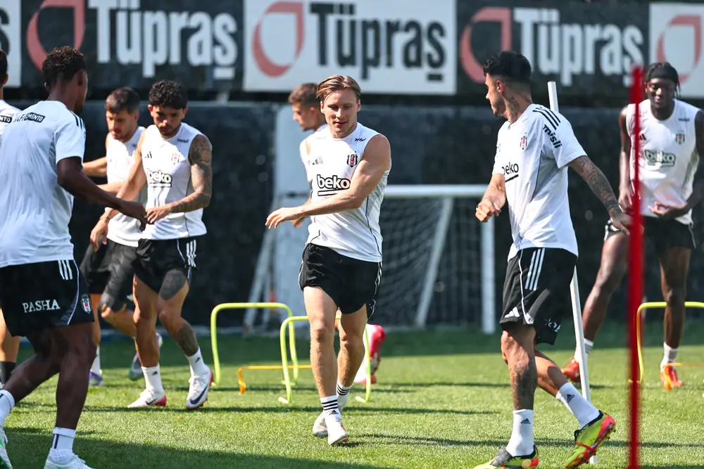 Beşiktaş'ta Shakhtar Donetsk Maçı Hazırlıkları Sürüyor. Maç Hangi Kanalda, Saat Kaçta? 1 Beşiktaş'ta Shakhtar Donetsk Maçı Hazırlıkları Sürüyor. Maç Hangi Kanalda, Saat Kaçta? 1
