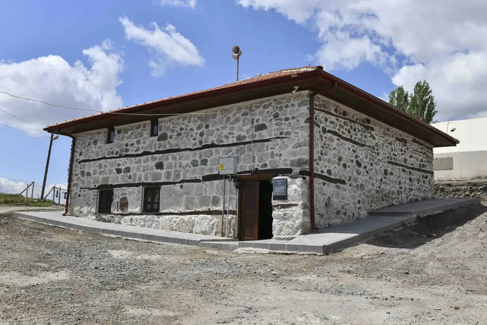 Kalecik'te 700 Yıllık Yalım Camisi'nin Restorasyonu Tamamlandı 1 Kalecik'te 700 Yıllık Yalım Camisi'nin Restorasyonu Tamamlandı 1