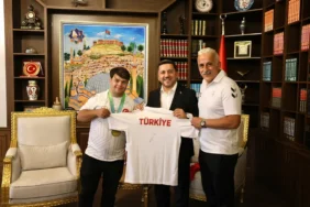 Avrupa Şampiyonu Ramazan Ünlü, Başkan Arı’yı Ziyaret Etti