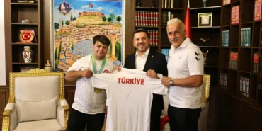 Avrupa Şampiyonu Ramazan Ünlü, Başkan Arı’yı Ziyaret Etti