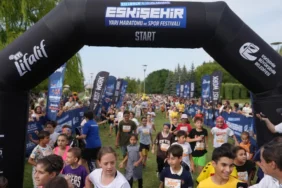 ESKİŞEHİR’DE ETİ LİFALİF 6. ULUSLARARASI YARI MARATON HEYECANI YAŞANDI (13)