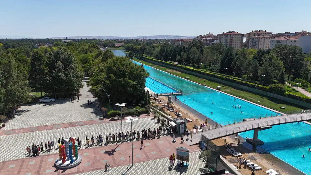 Eskişehir Kentpark Yapay Plajı 2025 Sezonunu Açtı! 1 Ayda 17 Bin Kişiyi Ağırladı 2 Eskişehir Kentpark Yapay Plajı 2025 Sezonunu Açtı! 1 Ayda 17 Bin Kişiyi Ağırladı 2