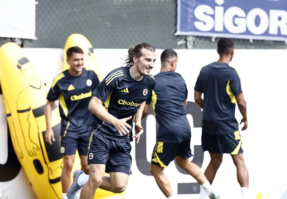 Fenerbahçe'nin Feyenoord Maçı Kamp Kadrosu Belli Oldu 2 Fenerbahçe'nin Feyenoord Maçı Kamp Kadrosu Belli Oldu 2