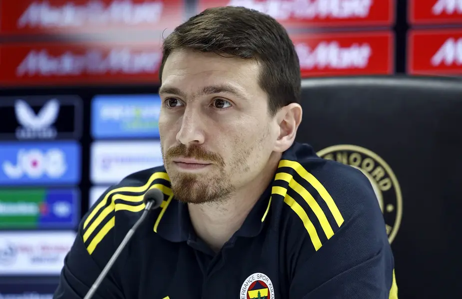 Mourinho Feyenoord Maçı Öncesi Konuştu: "Bizim İçin Güzel Bir Meydan Okuma Olacak" 2 Mourinho Feyenoord Maçı Öncesi Konuştu: "Bizim İçin Güzel Bir Meydan Okuma Olacak" 2