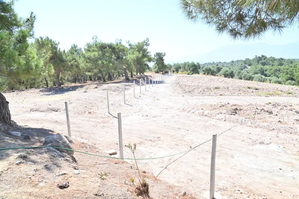 Manisa Büyükşehir Belediyesi, Mezarlık Güvenliğini Artırmak İçin Çalışmalarını Sürdürüyor 1 Manisa Büyükşehir Belediyesi, Mezarlık Güvenliğini Artırmak İçin Çalışmalarını Sürdürüyor 1