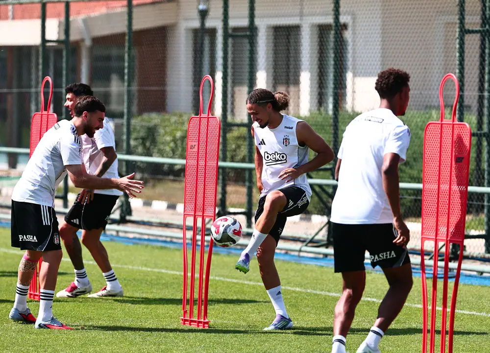 Beşiktaş, FC Lausanne-Sport Maçı Hazırlıklarına Başladı 3 Beşiktaş, FC Lausanne-Sport Maçı Hazırlıklarına Başladı 3