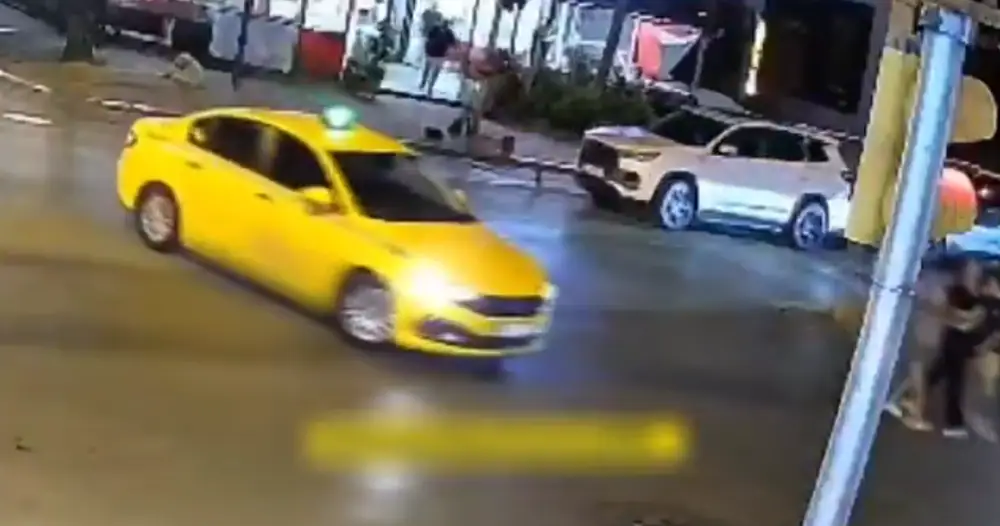 Kadıköy'de Drift Yapan Taksi Sürücüsüne Adli İşlem 1