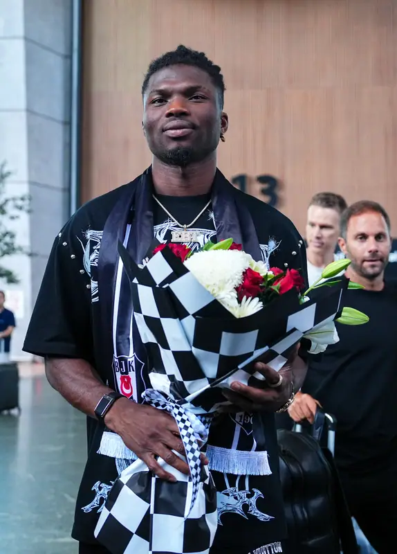 Beşiktaş Yeni Transferi Duyurdu! El Bilal Touré İstanbul'a Geldi 1 Beşiktaş Yeni Transferi Duyurdu! El Bilal Touré İstanbul'a Geldi 1