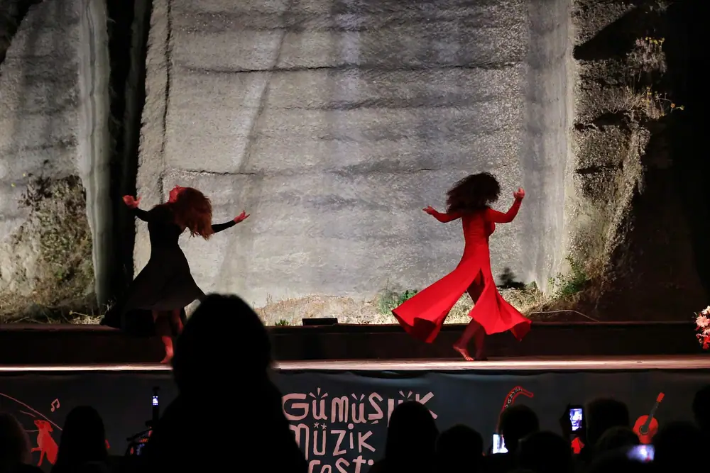 Antik Taş Ocağı'nda Arkeoloji ve Sanat Buluşması 2 Antik Taş Ocağı'nda Arkeoloji ve Sanat Buluşması 2