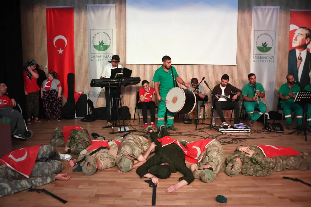 OBAM Öğrencilerinden 30 Ağustos Gösterisi 1