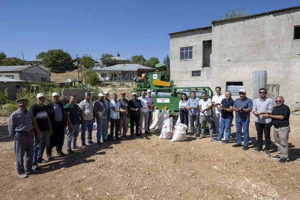 Mersin Büyükşehir’den Üreticilere ‘Tohum Eleme Makinesi’ Desteği 2 Mersin Büyükşehir’den Üreticilere ‘Tohum Eleme Makinesi’ Desteği 2