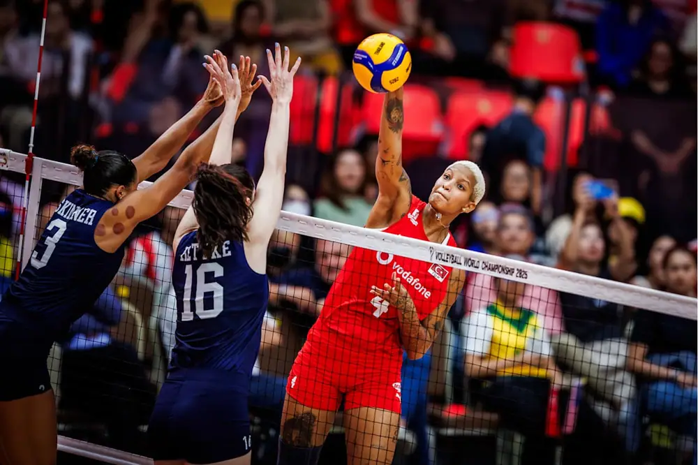 A Milli Kadın Voleybol Takımı Tarihinde İlk Kez Yarı Finalde 4 A Milli Kadın Voleybol Takımı Tarihinde İlk Kez Yarı Finalde 4