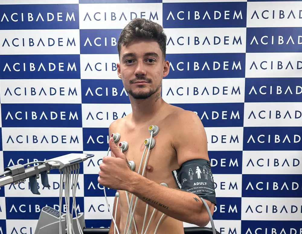 Ernest Muçi Trabzonspor'da 1