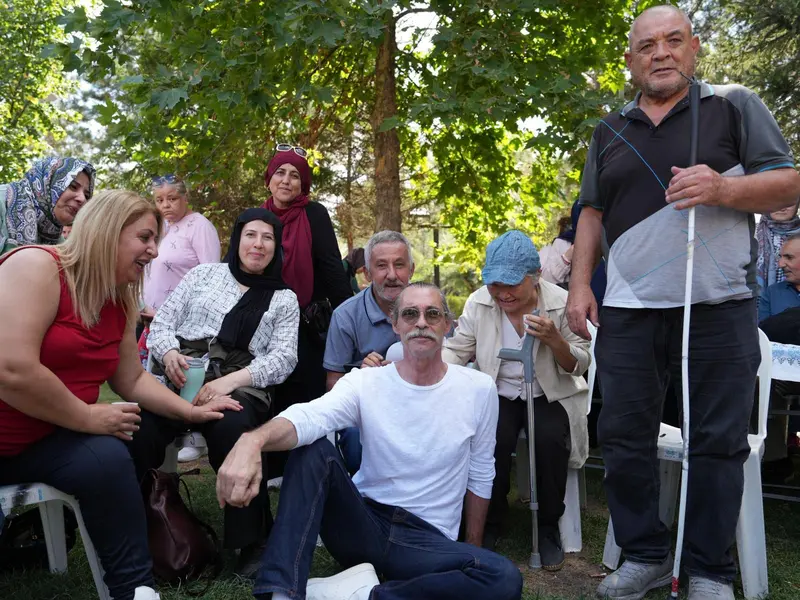 Etimesgut Belediye Başkanı Özel Gereksinimli Vatandaşlarla Piknikte Buluştu 1 Etimesgut Belediye Başkanı Özel Gereksinimli Vatandaşlarla Piknikte Buluştu 1