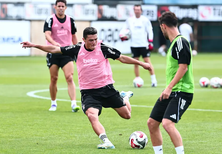 Beşiktaş'ta Göztepe Maçı Hazırlıkları Sürüyor 2 Beşiktaş'ta Göztepe Maçı Hazırlıkları Sürüyor 2