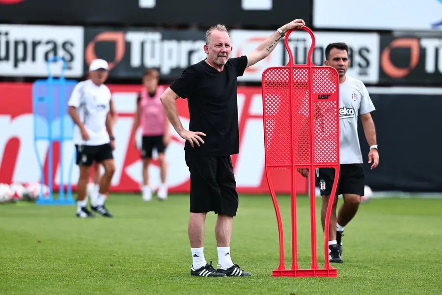 Beşiktaş'ta Göztepe Maçı Hazırlıkları Sürüyor 3 Beşiktaş'ta Göztepe Maçı Hazırlıkları Sürüyor 3