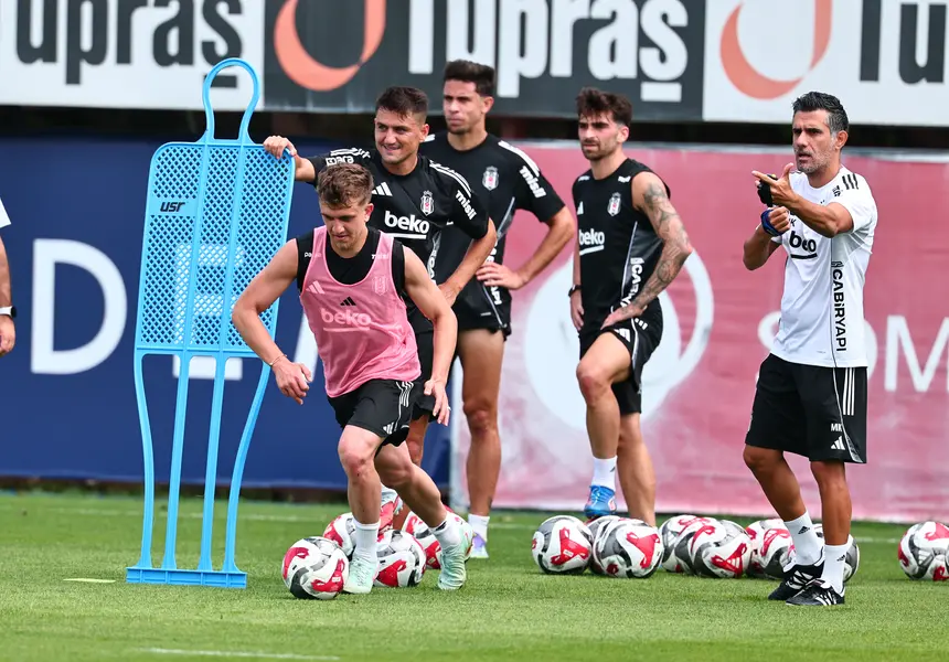 Beşiktaş'ta Göztepe Maçı Hazırlıkları Sürüyor 4 Beşiktaş'ta Göztepe Maçı Hazırlıkları Sürüyor 4