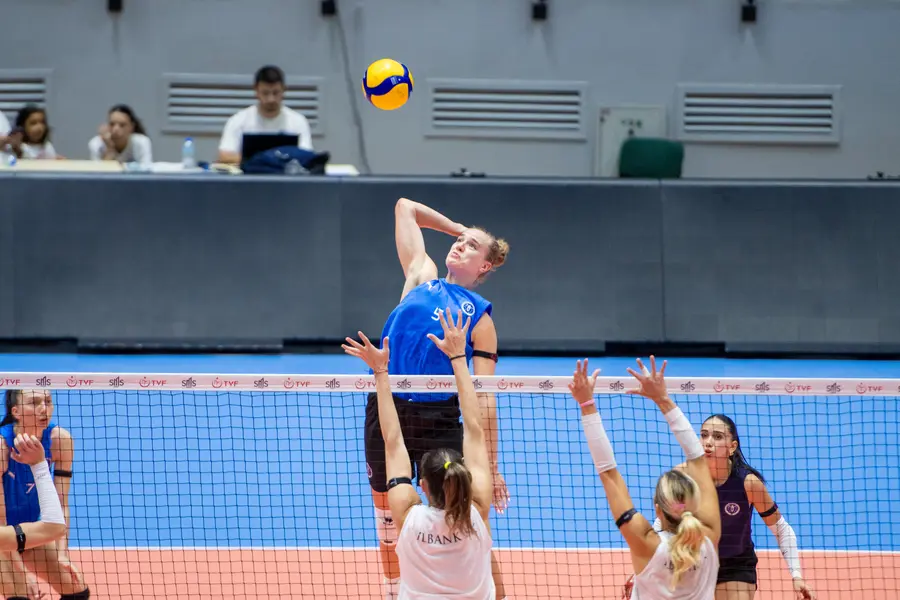 Aydın BBSK Hazırlık Maçında İlbank'ı 3-1 Yendi 3 Aydın BBSK Hazırlık Maçında İlbank'ı 3-1 Yendi 3